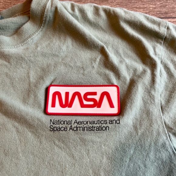 H&M Light Green NASA t-shirt - Picture 4 of 6